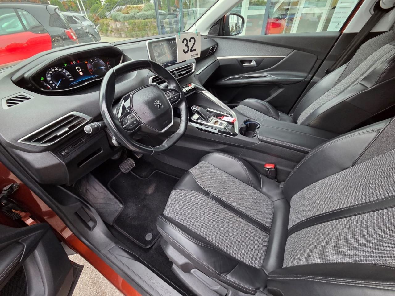 Peugeot 3008 1,5 BlueHDI 130 Allure Aut., fotografija 17