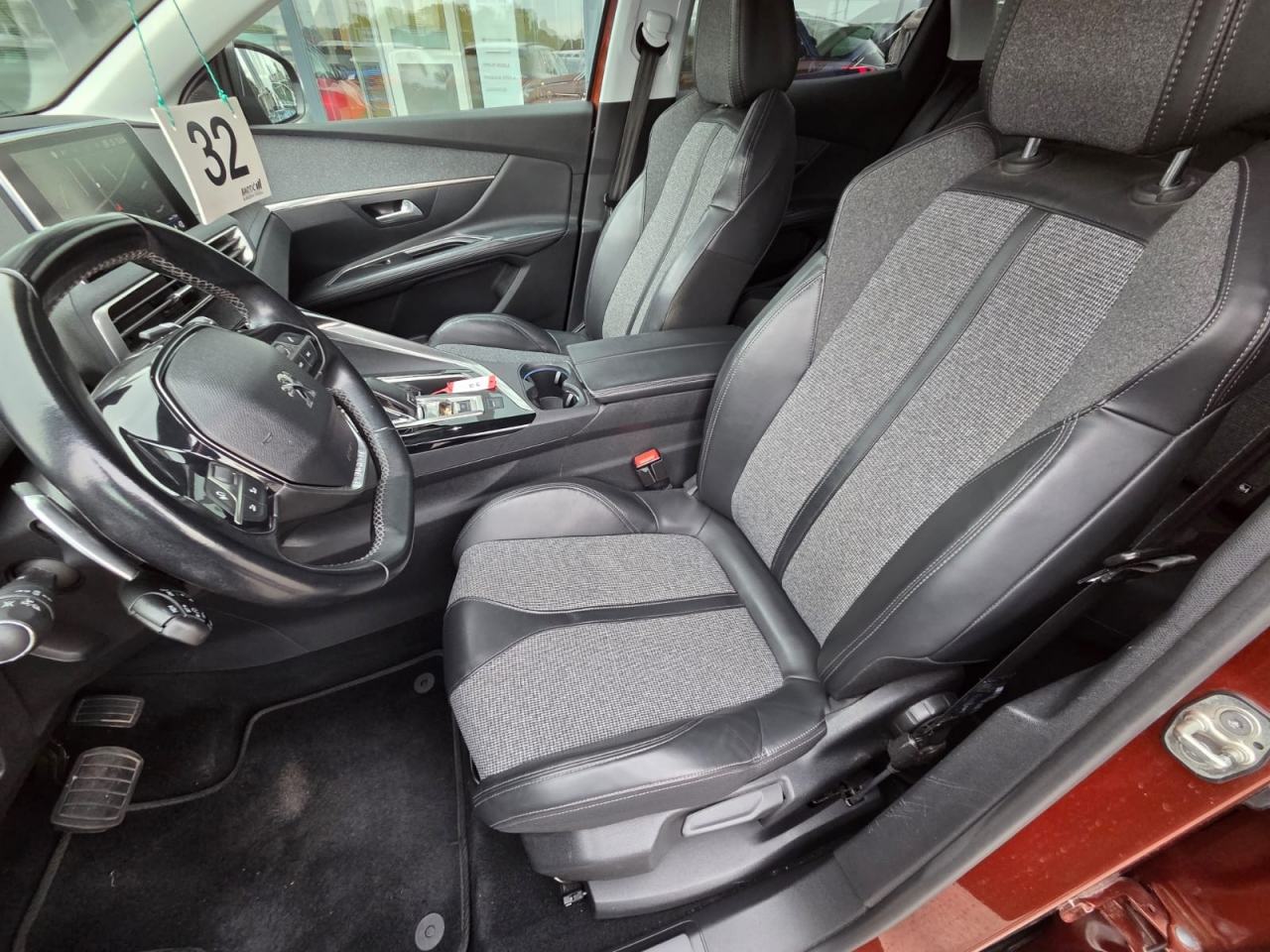 Peugeot 3008 1,5 BlueHDI 130 Allure Aut., fotografija 18