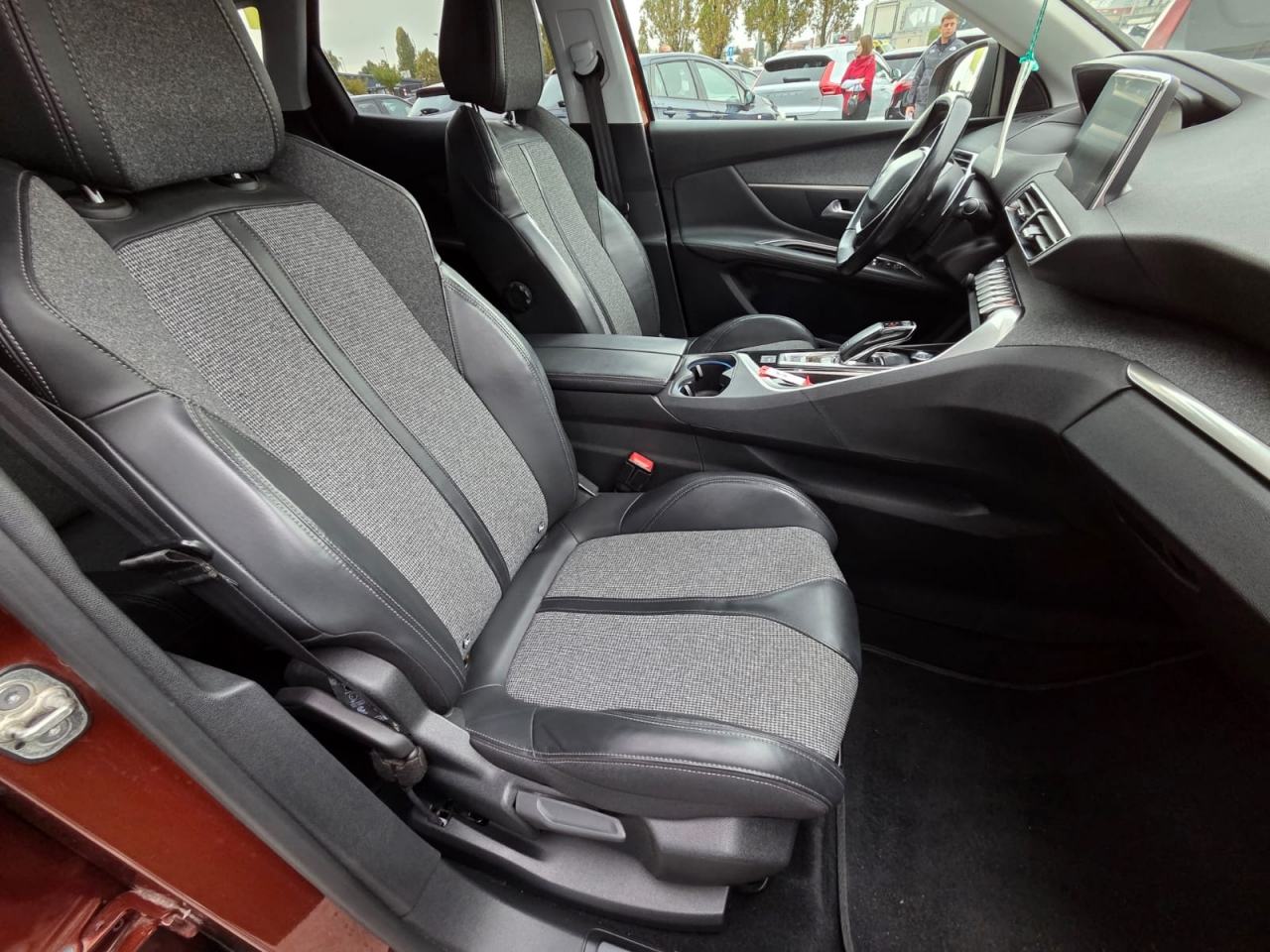 Peugeot 3008 1,5 BlueHDI 130 Allure Aut., fotografija 19