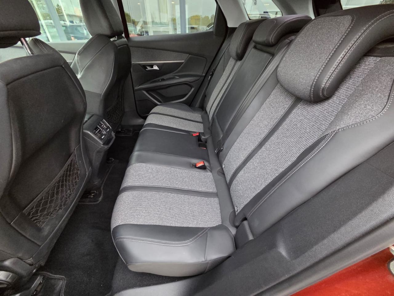Peugeot 3008 1,5 BlueHDI 130 Allure Aut., fotografija 20