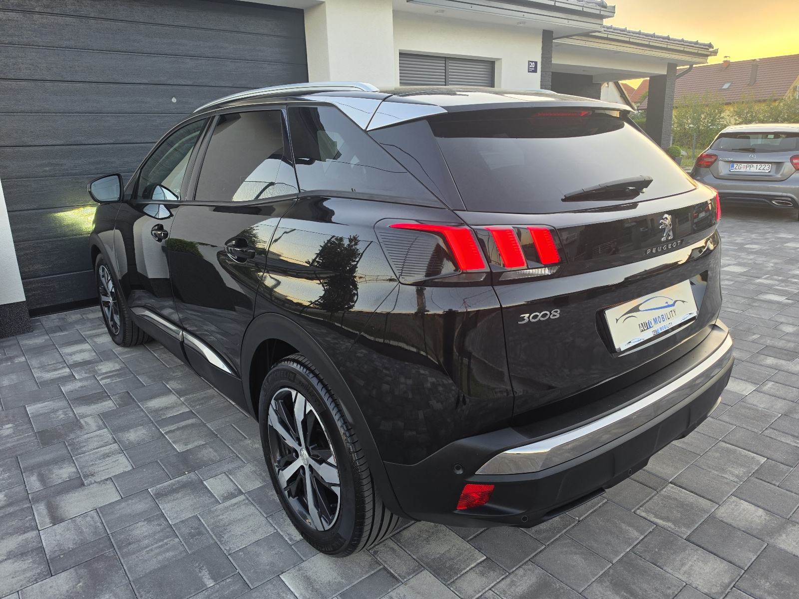 Peugeot 3008 1,6 BlueHDI ALLURE FULL LED KAMERA VEL.SERVIS *GARANCIJA*, fotografija 6