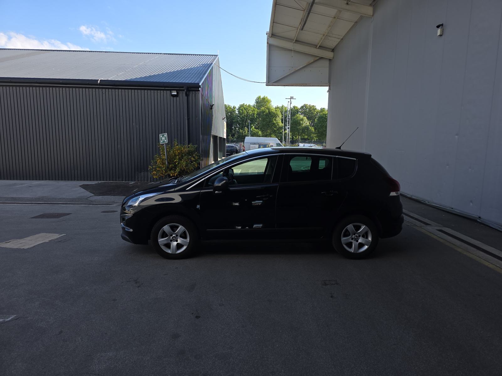 Peugeot 3008 1,6 BlueHDI**AUTOMATIC**NAVIGACIJA**REGISTRIRAN 7 MJ 27, fotografija 7