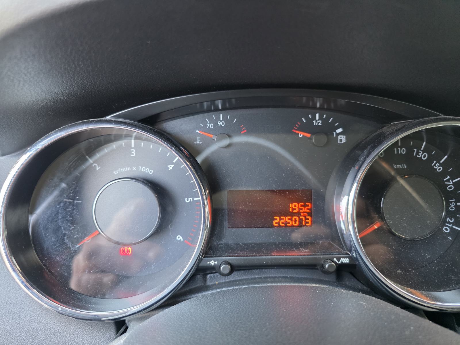 Peugeot 3008 1,6 BlueHDI**AUTOMATIC**NAVIGACIJA**REGISTRIRAN 7 MJ 27, fotografija 14
