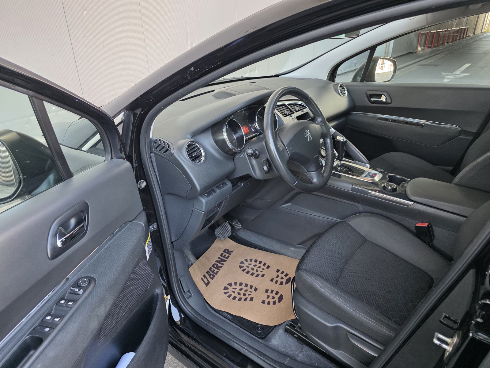 Peugeot 3008 1,6 BlueHDI**AUTOMATIC**NAVIGACIJA**REGISTRIRAN 7 MJ 27, fotografija 11