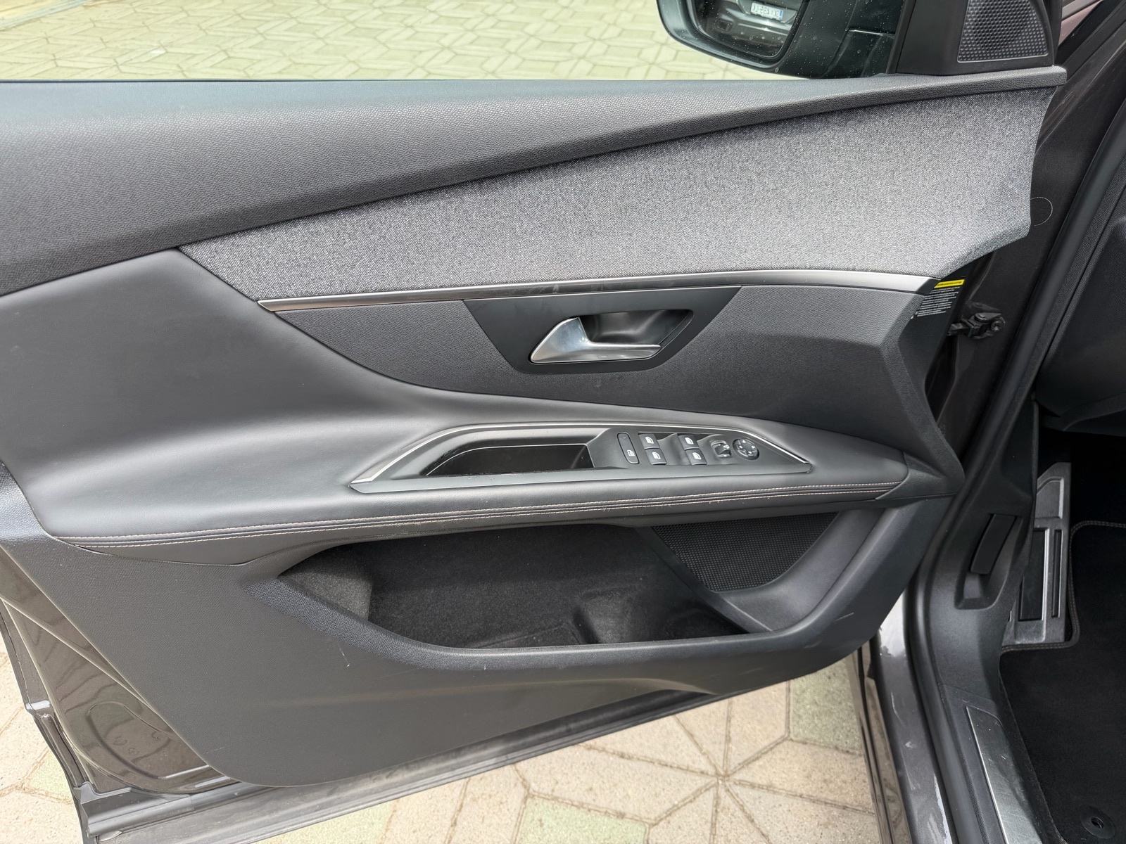 Peugeot 3008 1,6 BlueHDI automatik GT-line, fotografija 10