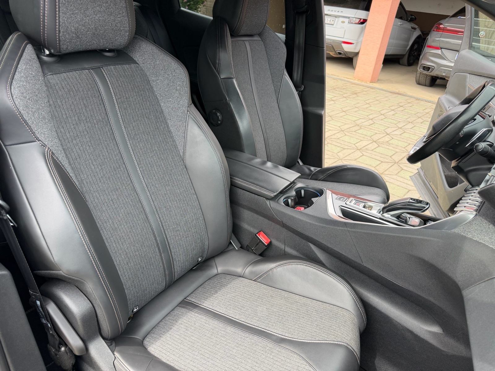 Peugeot 3008 1,6 BlueHDI automatik GT-line, fotografija 11