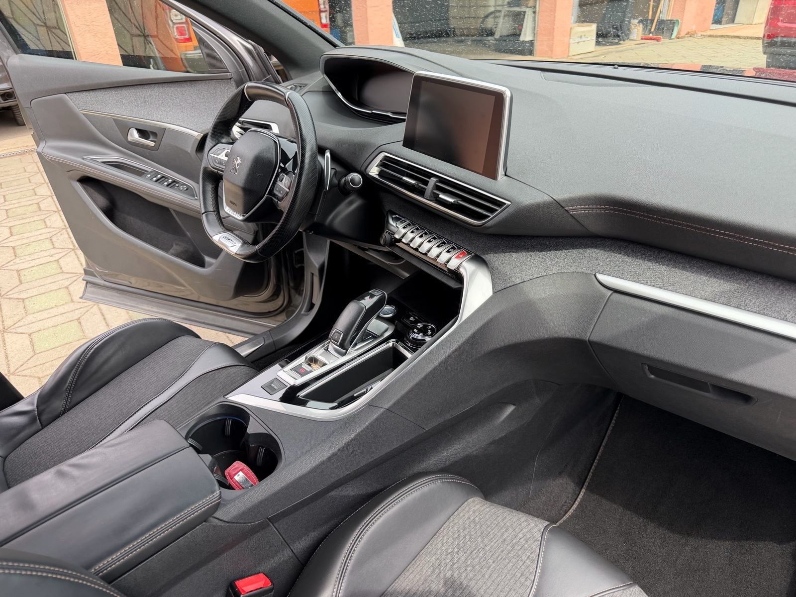 Peugeot 3008 1,6 BlueHDI automatik GT-line, fotografija 15