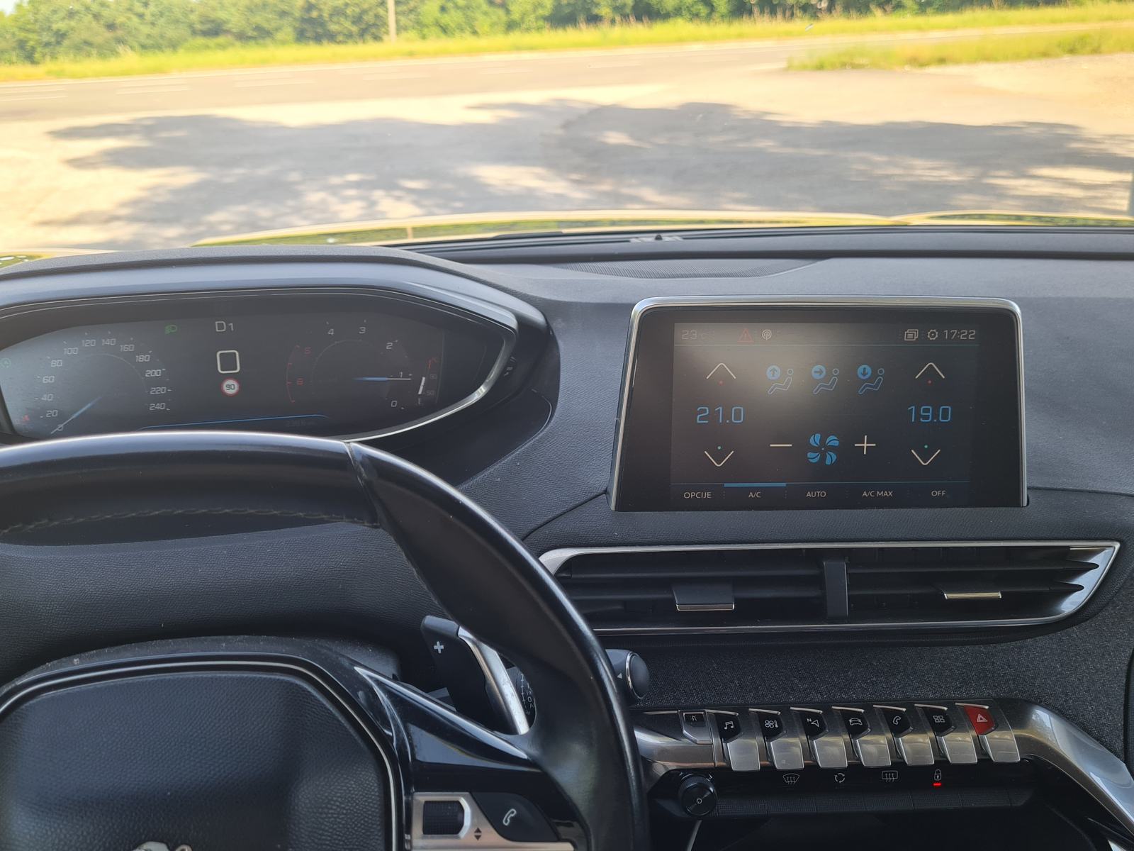 Peugeot 3008 1,6 BlueHDI automatik, fotografija 6