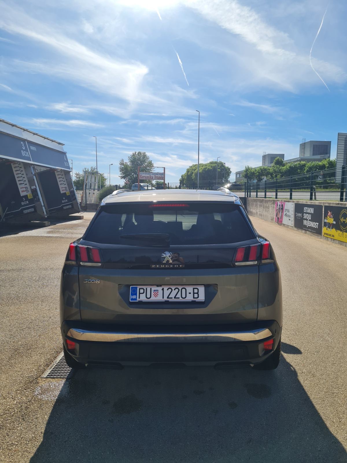 Peugeot 3008 1,6 BlueHDI automatik, fotografija 3