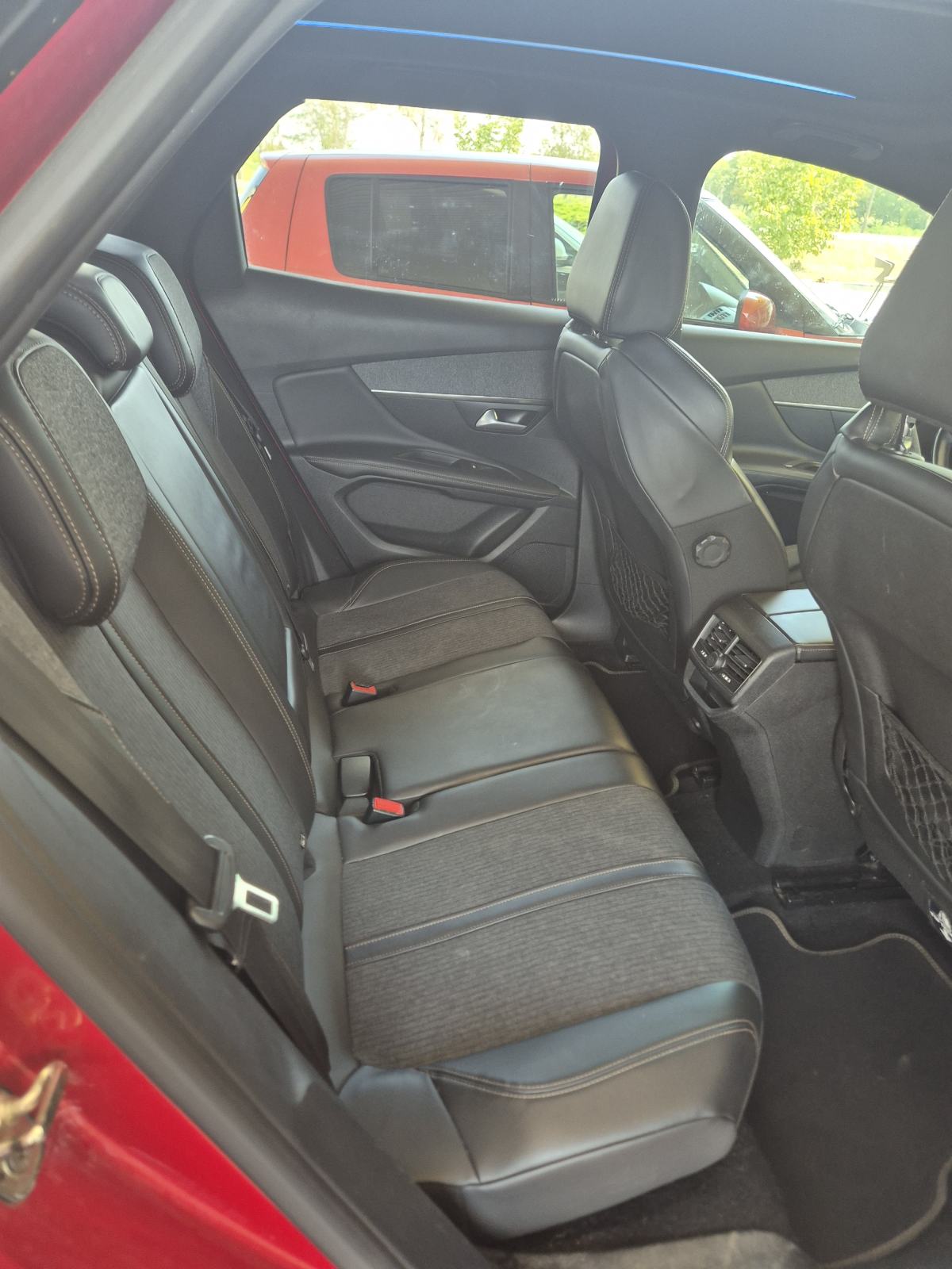 Peugeot 3008 1,6 BlueHDI GT LINE PANORAMA ŠIBER, fotografija 9