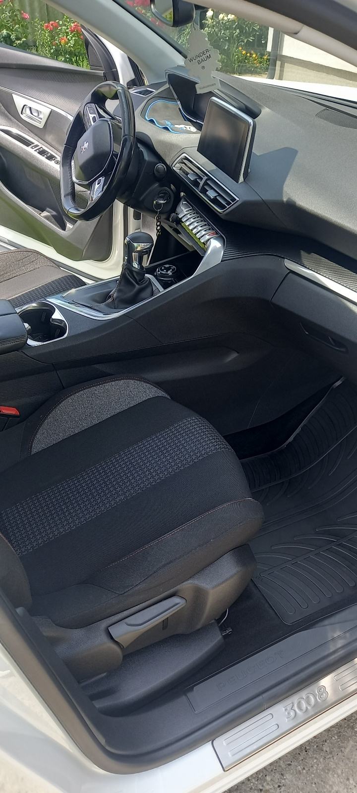 Peugeot 3008 1,6 BlueHDI, fotografija 4