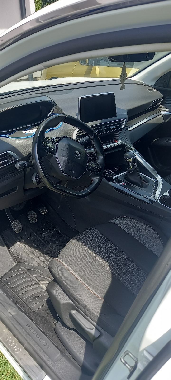 Peugeot 3008 1,6 BlueHDI, fotografija 6