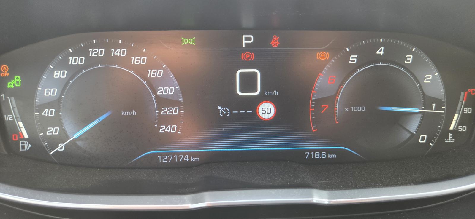 Peugeot 3008 1,6 e-THP, fotografija 14