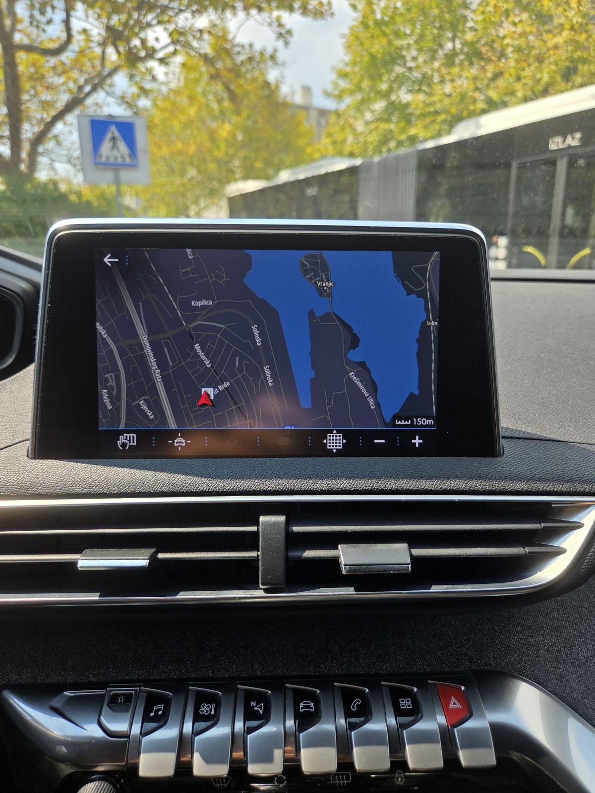 Peugeot 3008 1,6 e-THP, fotografija 15
