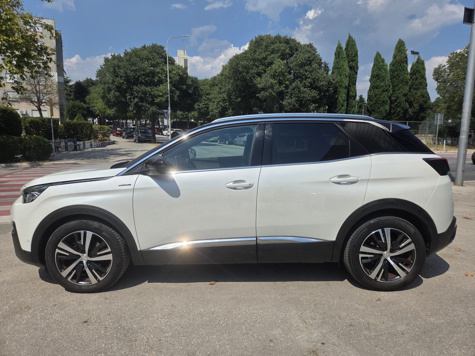 Peugeot 3008 1,6 e-THP, fotografija 6