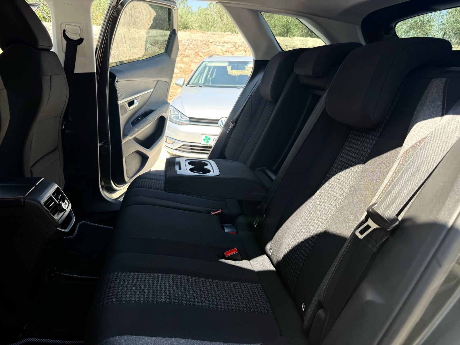 PEUGEOT 3008 1.6 HDI Active *HR auto/reg.06.2027./1 vlasnik*, fotografija 18