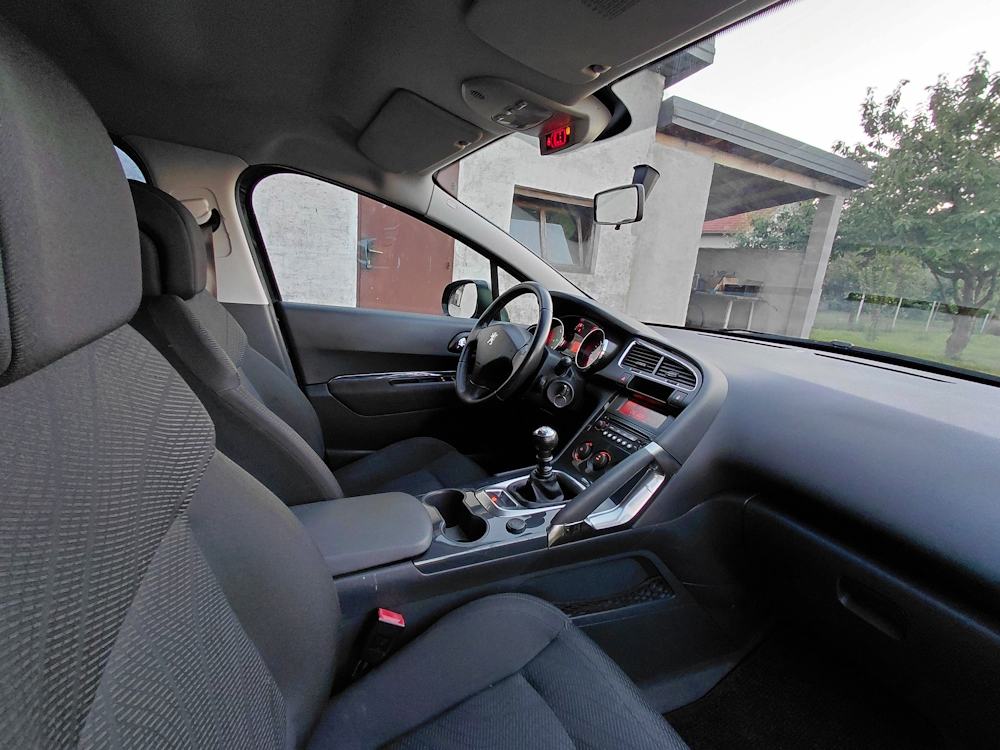 Peugeot 3008 1,6 HDi - nije uvoz, fotografija 7