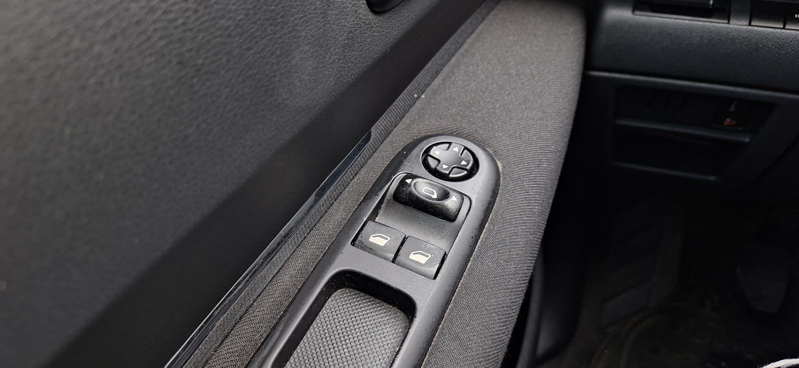 Peugeot 3008 1.6, KLIMA, TEMPOMAT, EL. PAKET..., fotografija 11