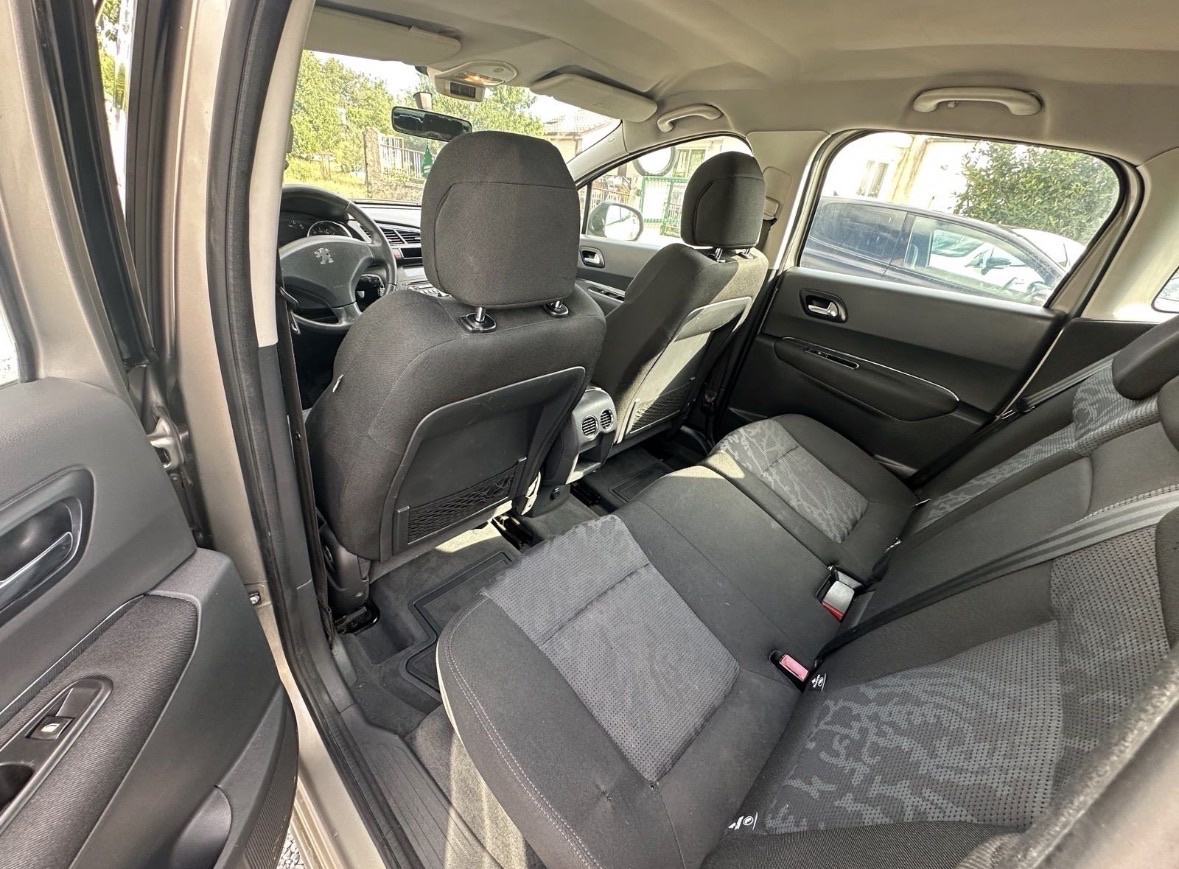 Peugeot 3008 1,6, fotografija 8