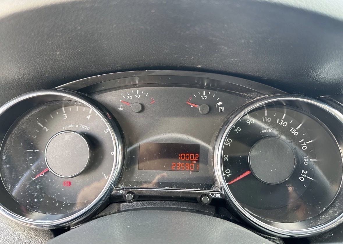 Peugeot 3008 1,6, fotografija 12