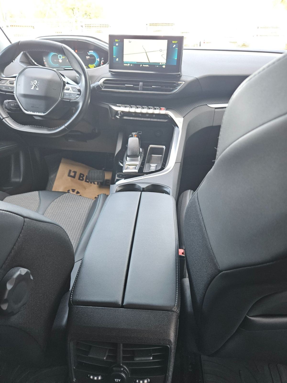 Peugeot 3008 1,6 THP 180 S&S GT Aut.HYBRID, fotografija 10