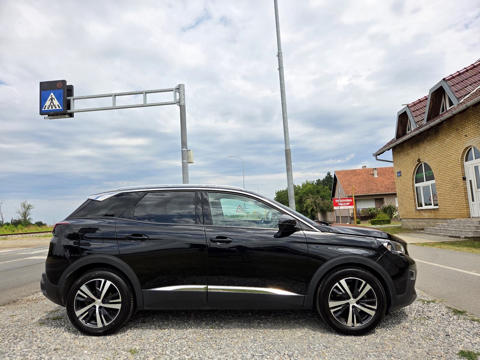 Peugeot 3008 1.6HDi Allure - 124TKM-JAMSTVO 12MJ-ALU 18,AMBIENT,LED, fotografija 5