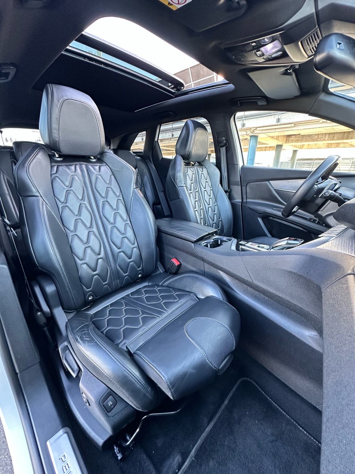 Peugeot 3008 GT 2,0 BlueHDI 180ks Automatik Panorama Kamera 360°, fotografija 12