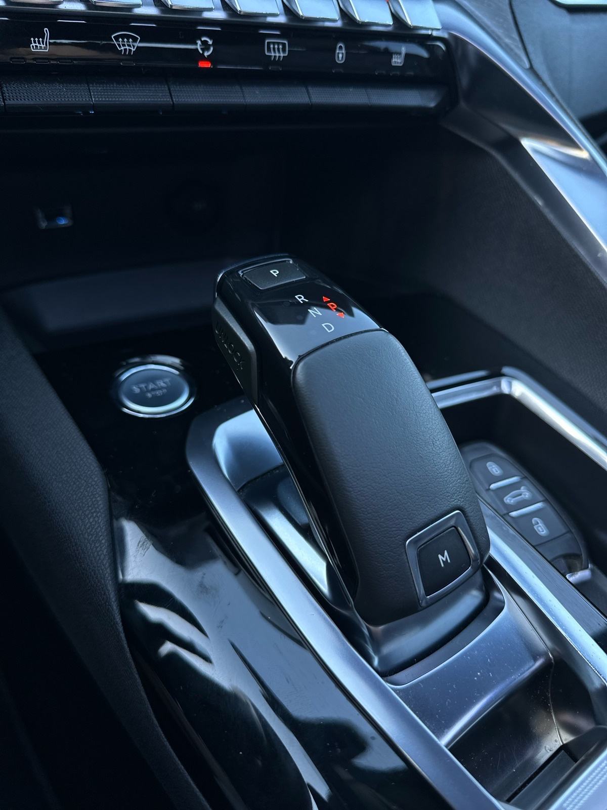 Peugeot 3008 GT 2,0 BlueHDI 180ks Automatik Panorama Kamera 360°, fotografija 10