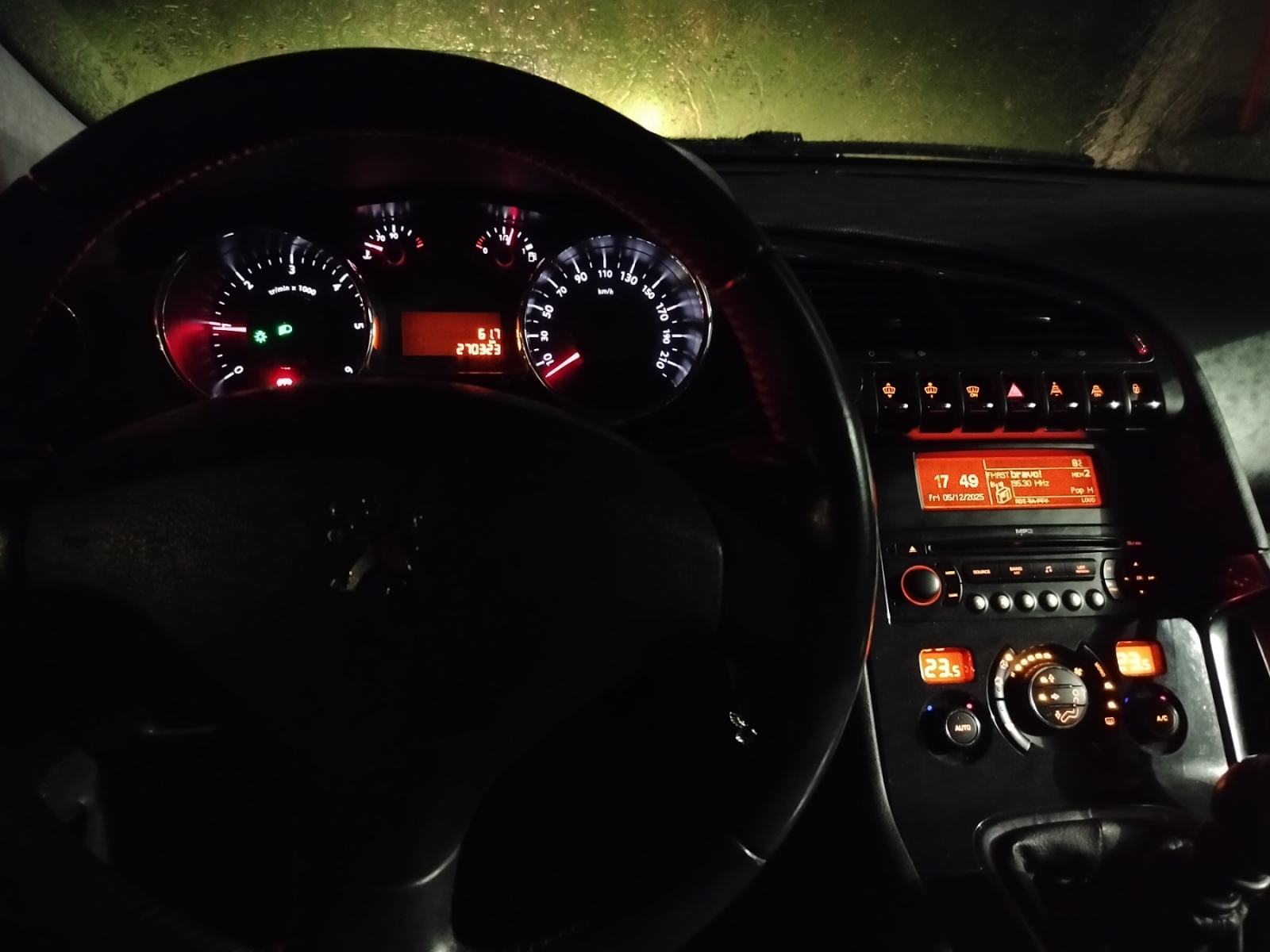 Peugeot 3008 2,0 HDi Panorama HUD, fotografija 9