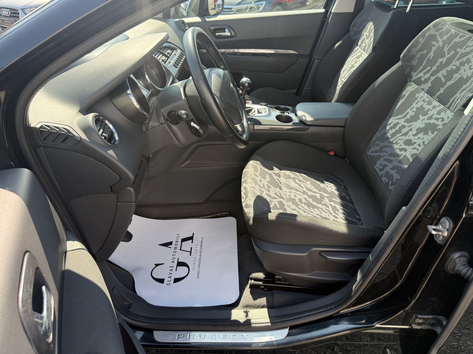 Peugeot 3008 2,0 HDi Premium,Nav,Head up,HR AUTO,Nove gume,Reg.God.Dan, fotografija 9