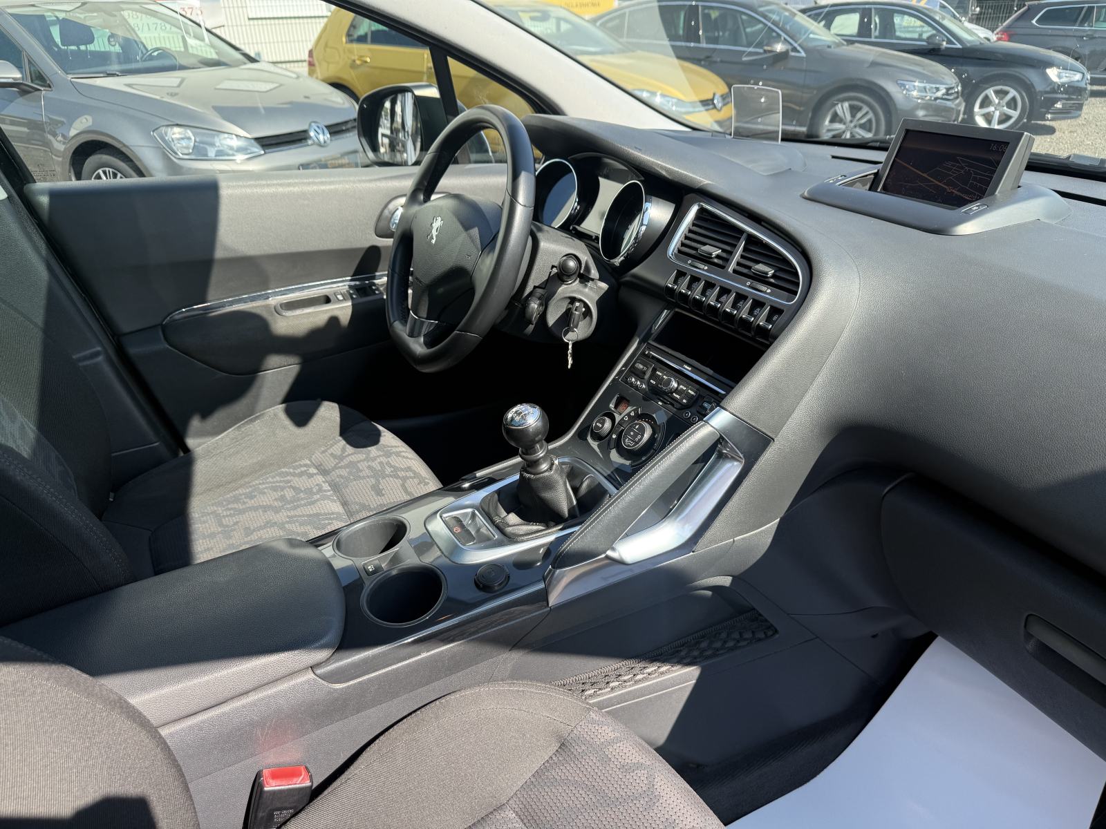 Peugeot 3008 2,0 HDi Premium,Nav,Head up,HR AUTO,Nove gume,Reg.God.Dan, fotografija 16