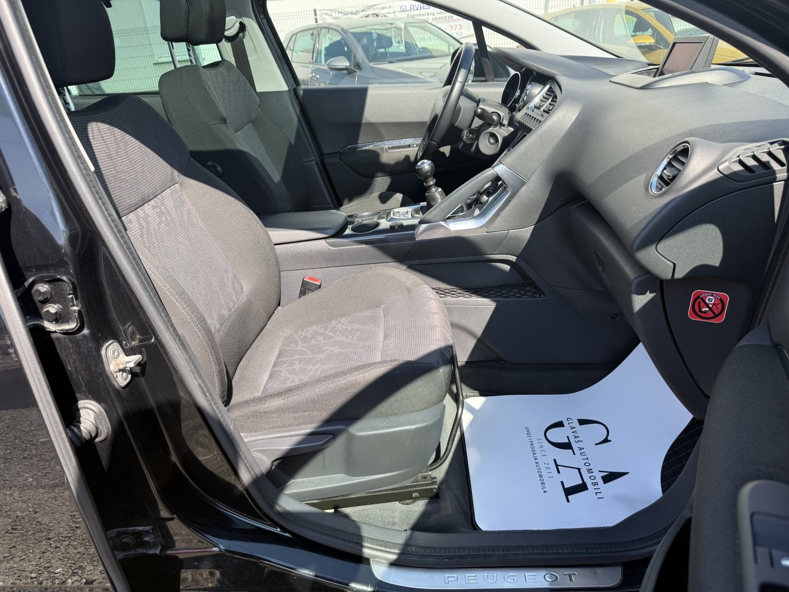 Peugeot 3008 2,0 HDi Premium,Nav,Head up,HR AUTO,Nove gume,Reg.God.Dan, fotografija 15