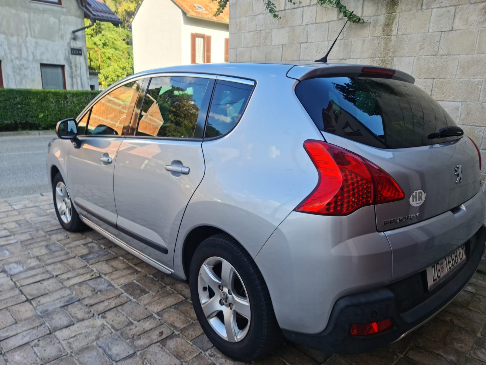 Peugeot 3008 2,0 HDi, fotografija 2
