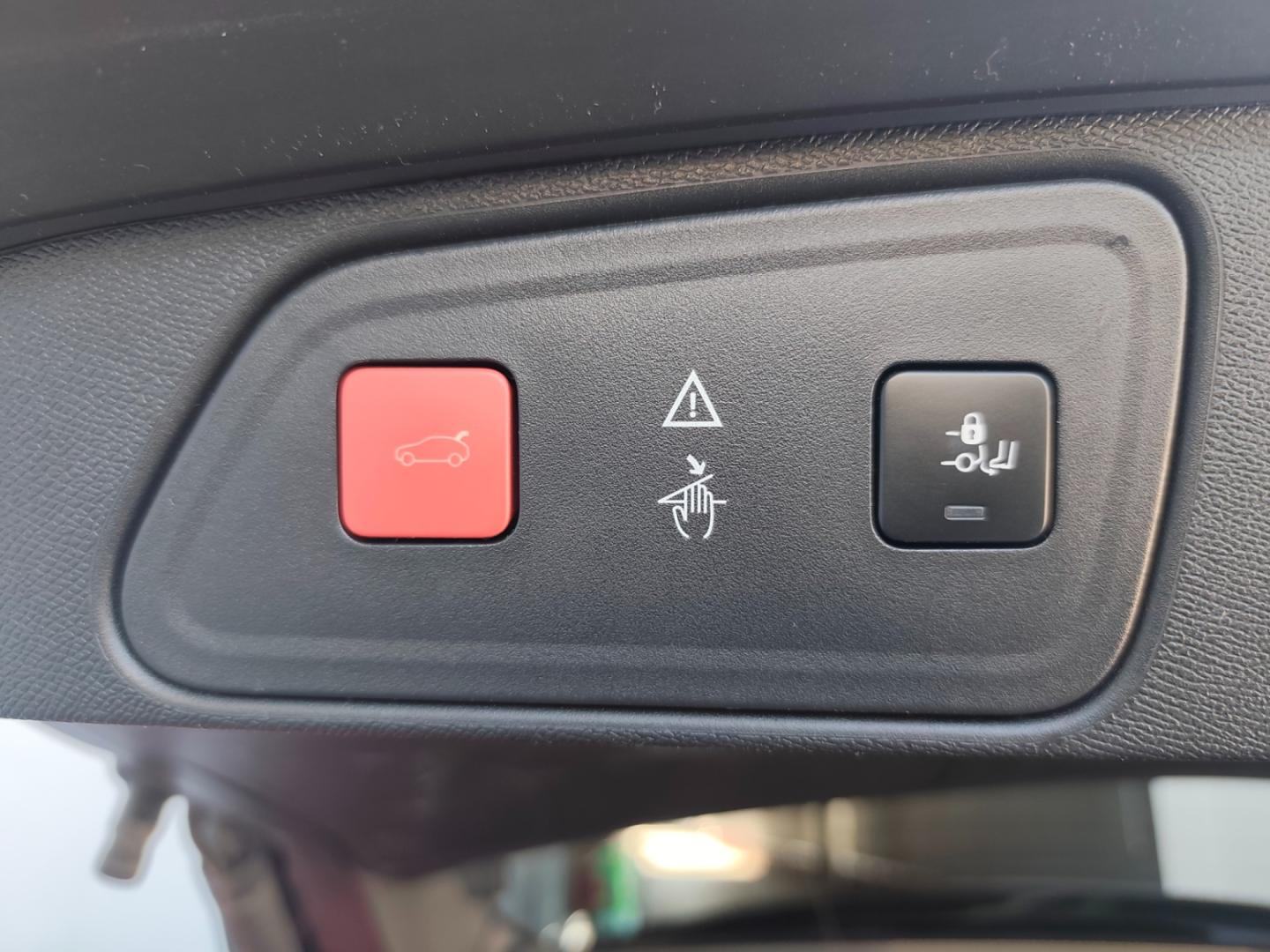 Peugeot 3008 2,0-180 ks AUTOMATIK GT, VELIKI SERVIS, JAMSTVO!!, fotografija 18