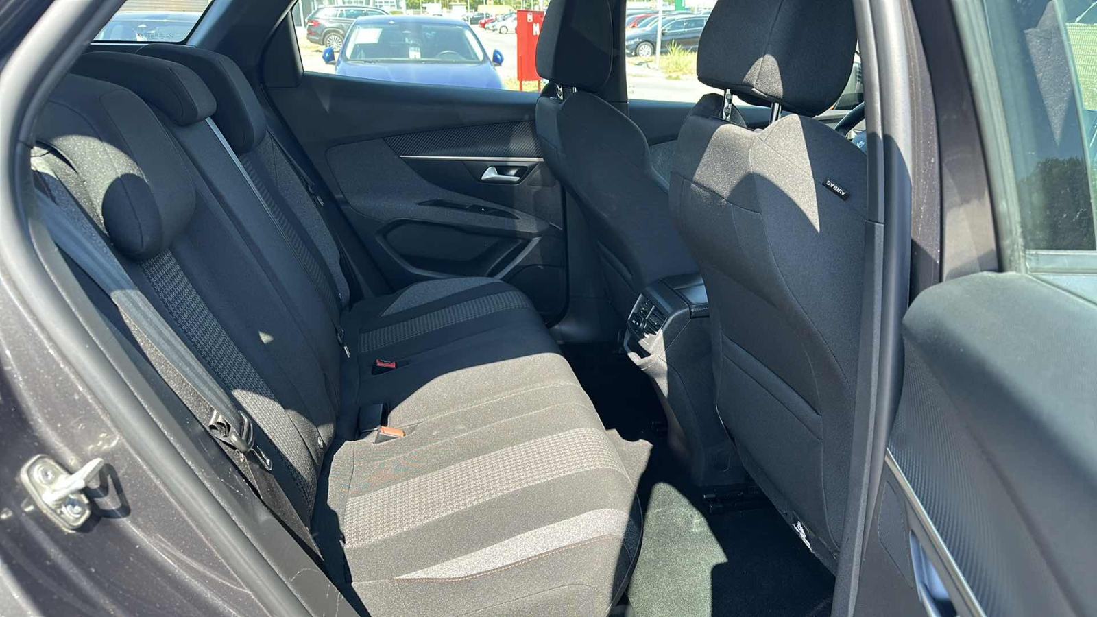 PEUGEOT 3008 2022 • PREMIUM jamstvo • AutoZubak Rabljena, fotografija 10