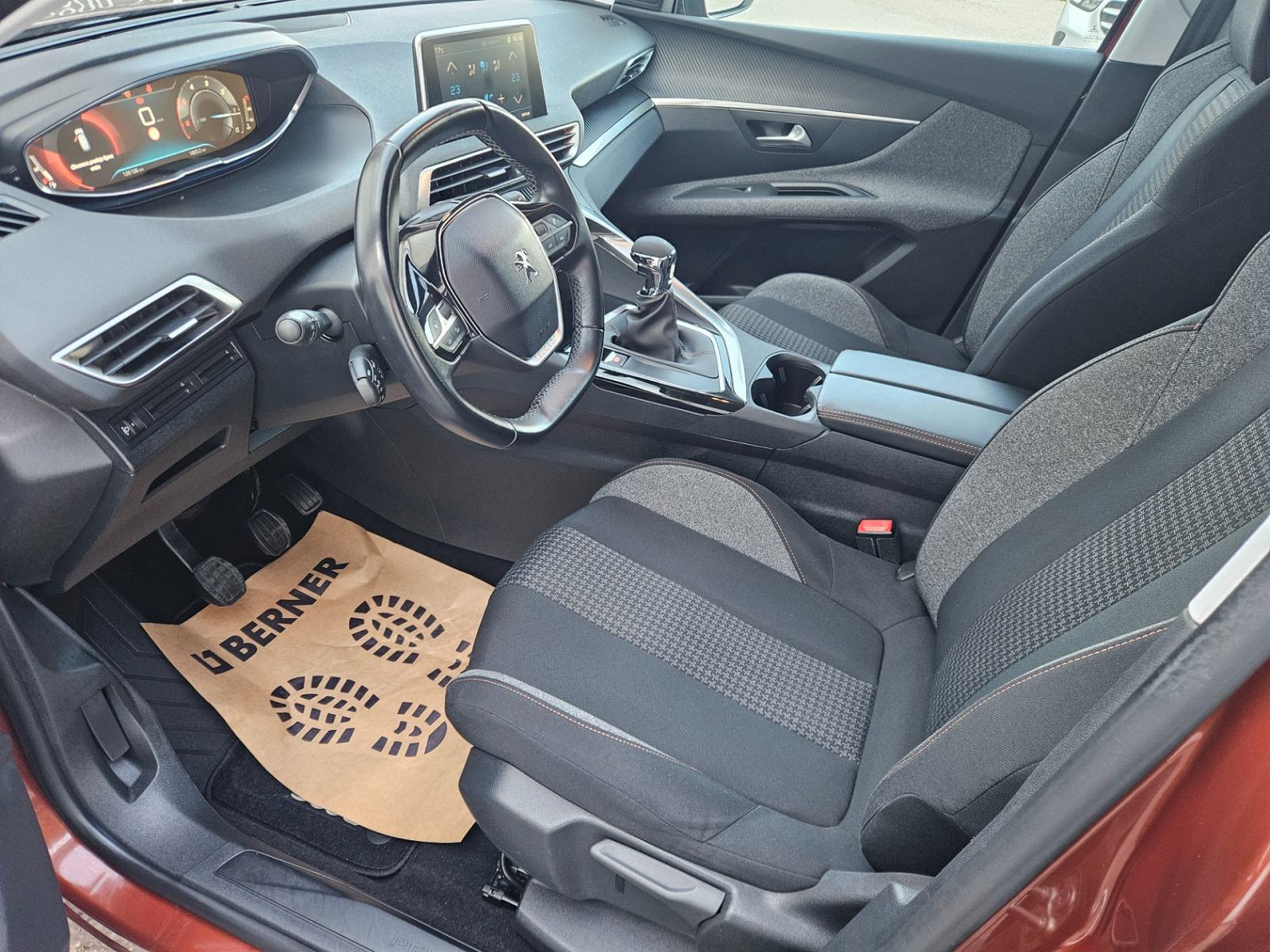 Peugeot 3008 1,5 BlueHDI ,REGISTRACIJA 1 GODINU., fotografija 7