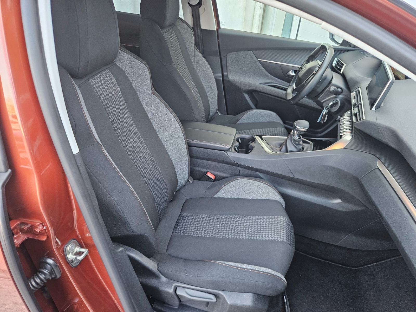Peugeot 3008 1,5 BlueHDI ,REGISTRACIJA 1 GODINU., fotografija 8