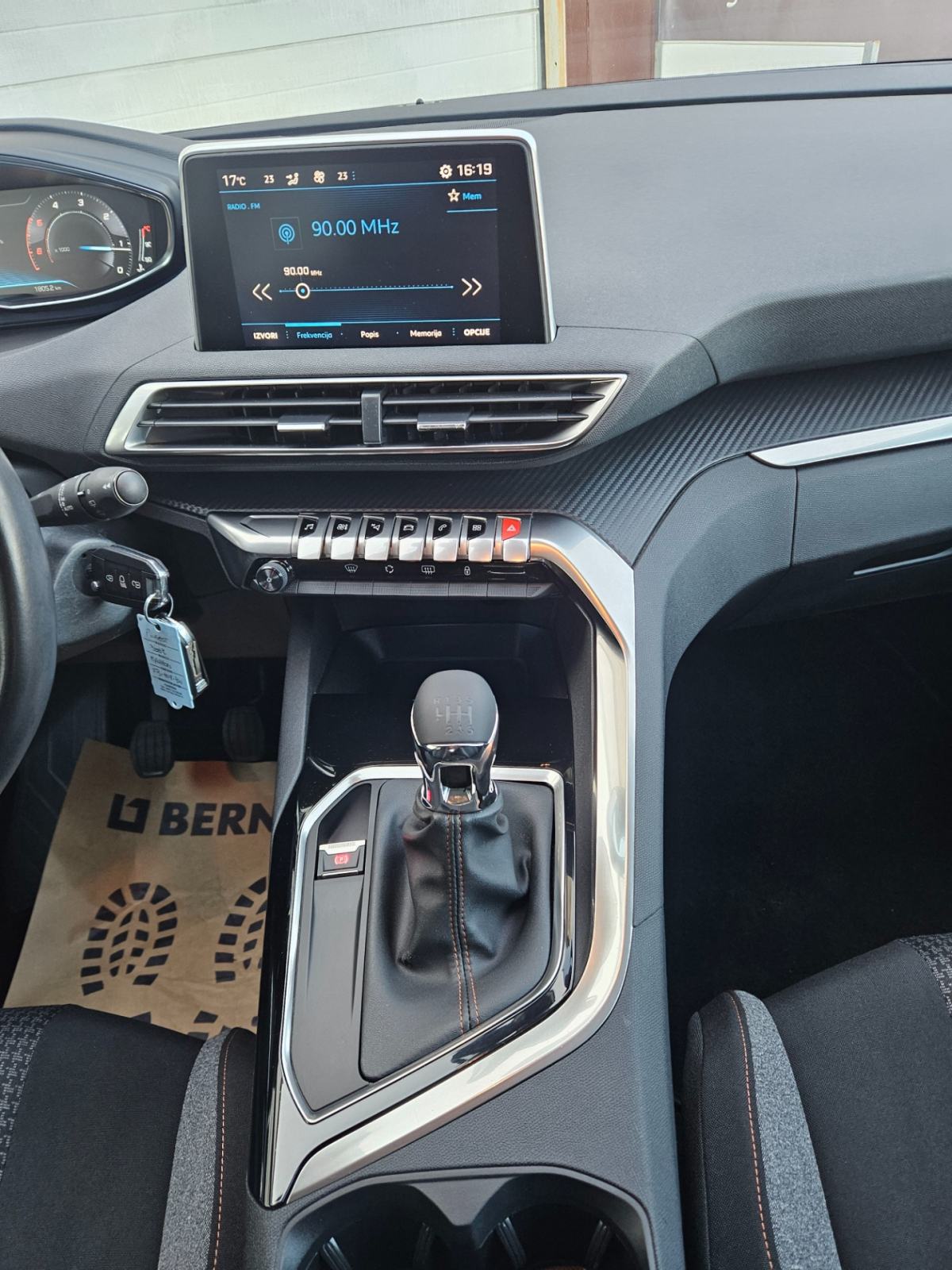 Peugeot 3008 1,5 BlueHDI ,REGISTRACIJA 1 GODINU., fotografija 11