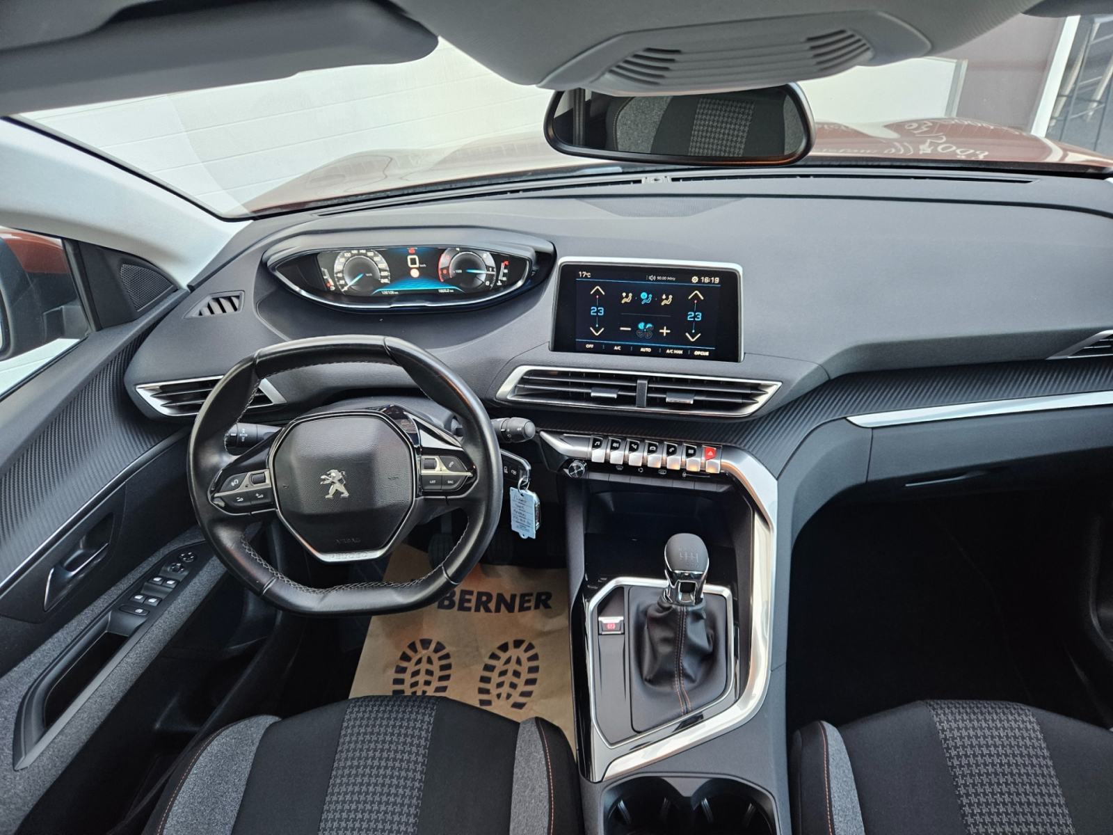 Peugeot 3008 1,5 BlueHDI ,REGISTRACIJA 1 GODINU., fotografija 12