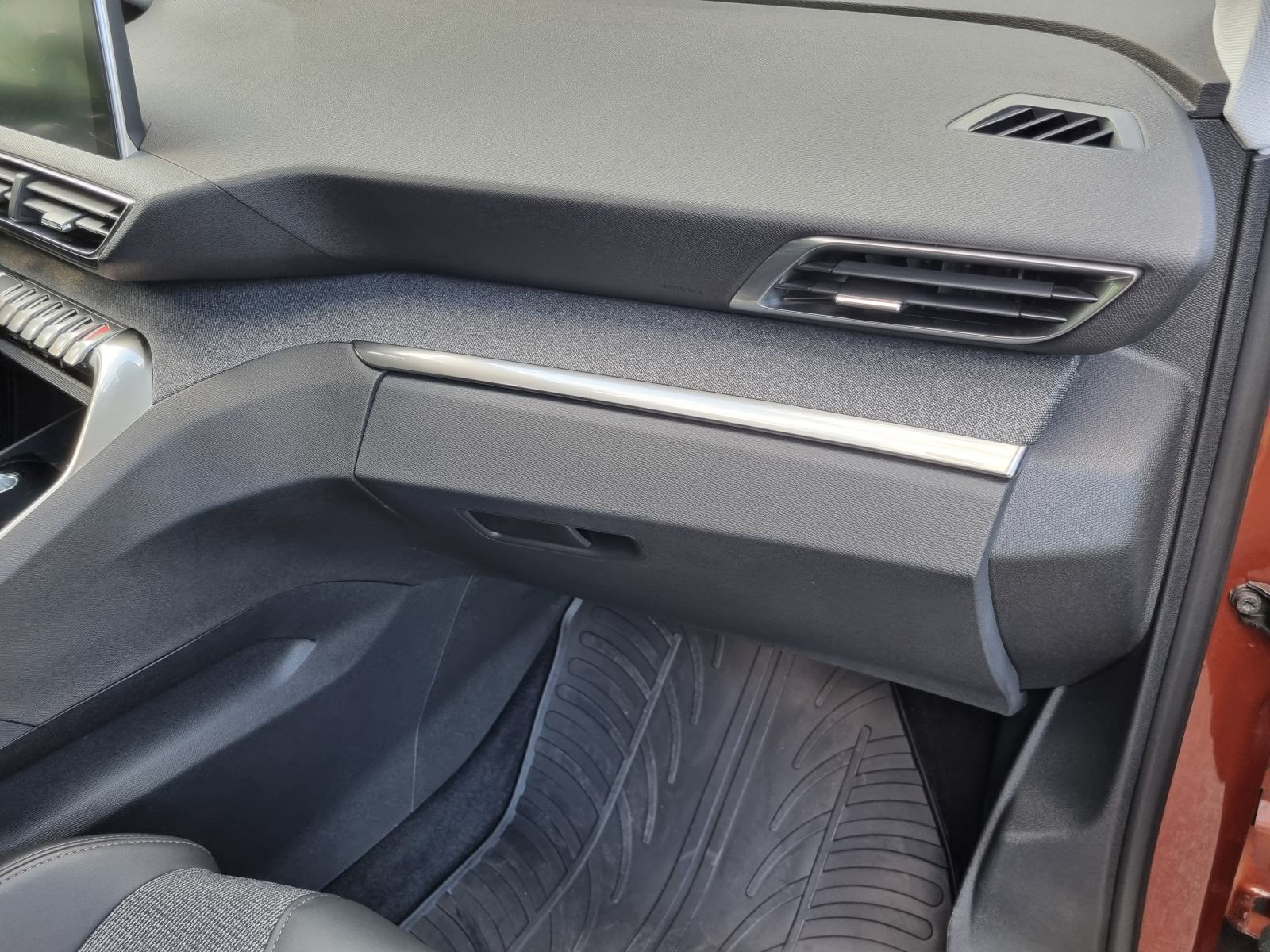 Peugeot 3008 BLUEHDI, allure paket opreme, fotografija 13