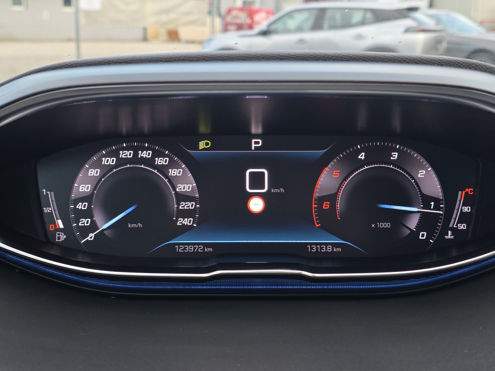Peugeot 3008 AT8 1,5 HDI 130KS, KAMERA, VIRTUAL, LED, NOVE GUME, fotografija 19