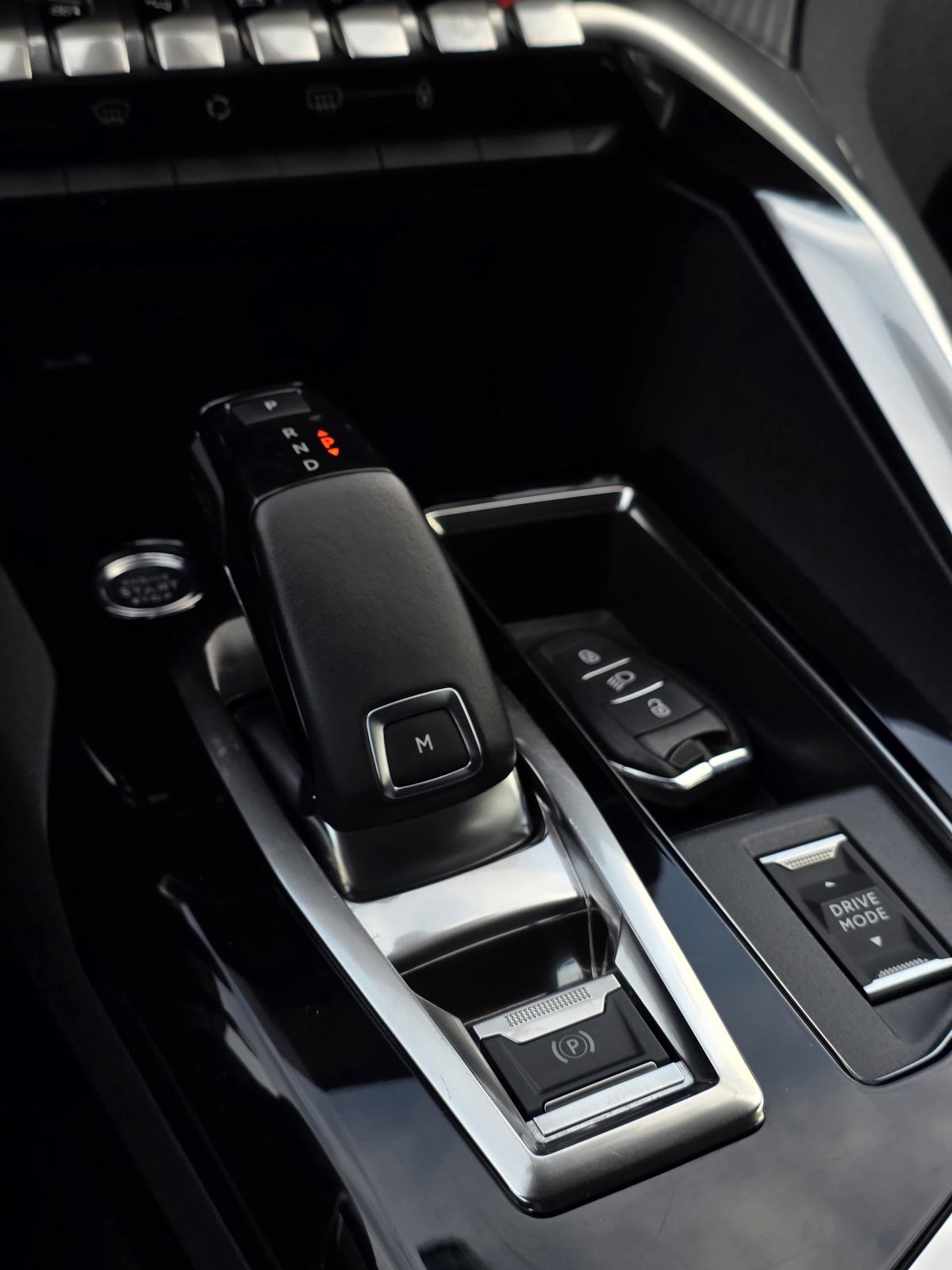 Peugeot 3008 AT8 1,5 HDI 130KS, KAMERA, VIRTUAL, LED, NOVE GUME, fotografija 20