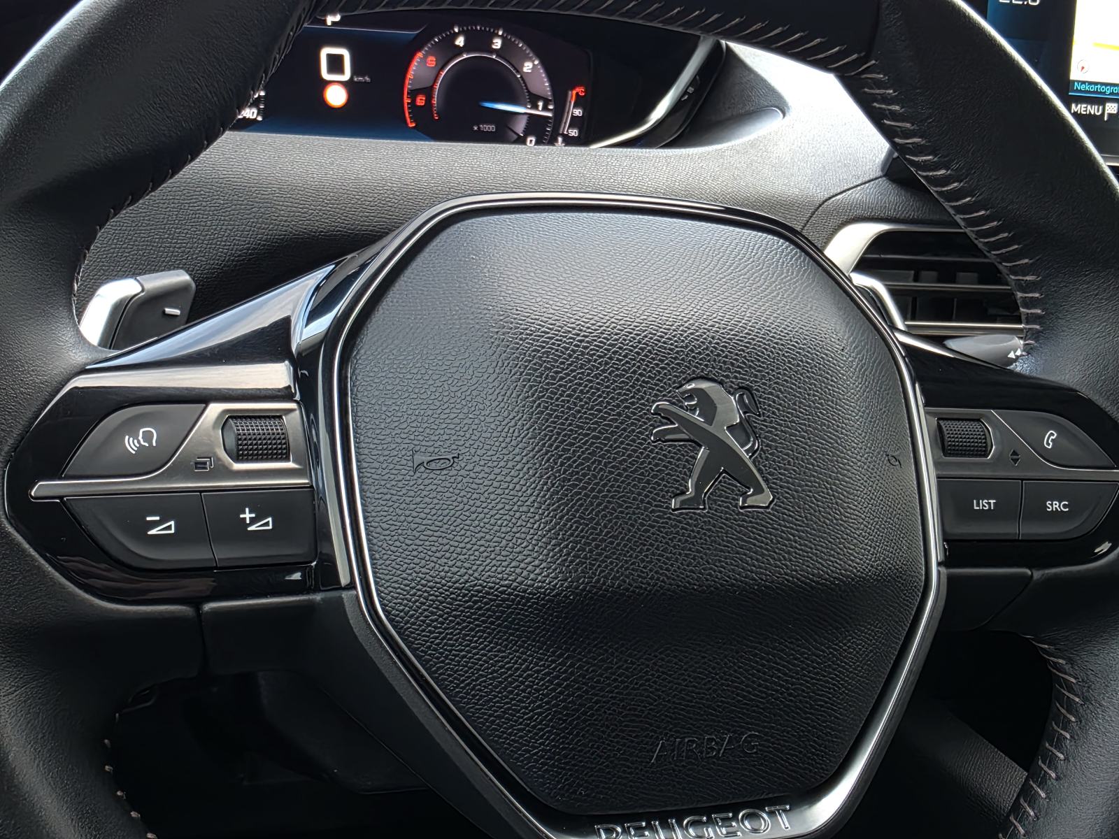 Peugeot 3008 AT8 1,5 HDI 130KS, KAMERA, VIRTUAL, LED, NOVE GUME, fotografija 17