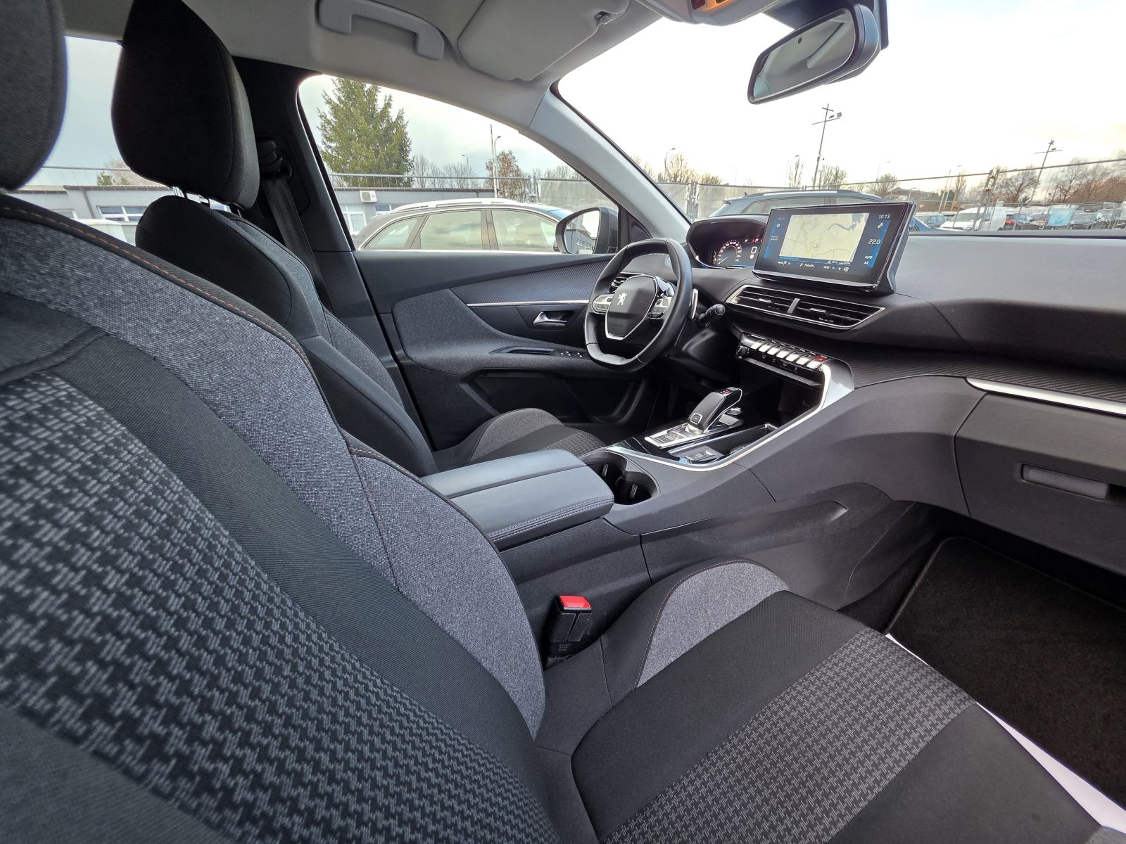 Peugeot 3008 AT8 1,5 HDI 130KS, KAMERA, VIRTUAL, LED, NOVE GUME, fotografija 15