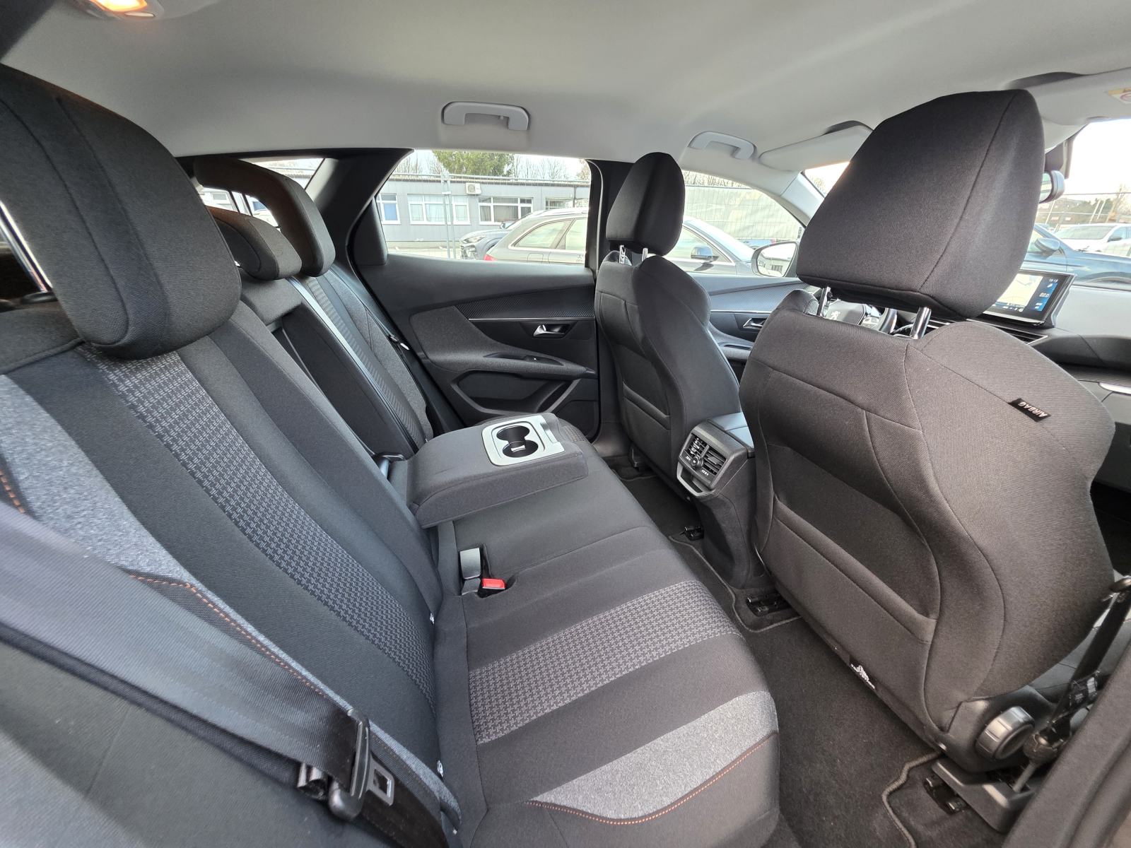 Peugeot 3008 AT8 1,5 HDI 130KS, KAMERA, VIRTUAL, LED, NOVE GUME, fotografija 13