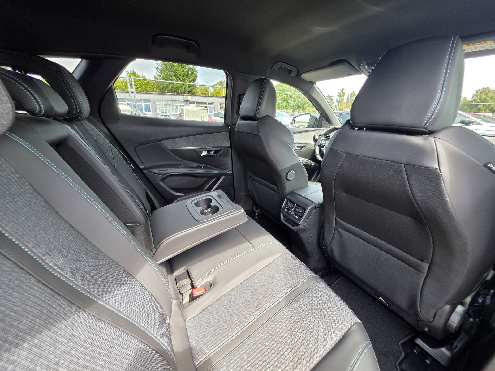 Peugeot 3008 EAT8 1,6 PHEV 225 KS, ALLURE, JAMSTVO, PDV, CAR VERTICAL, fotografija 18