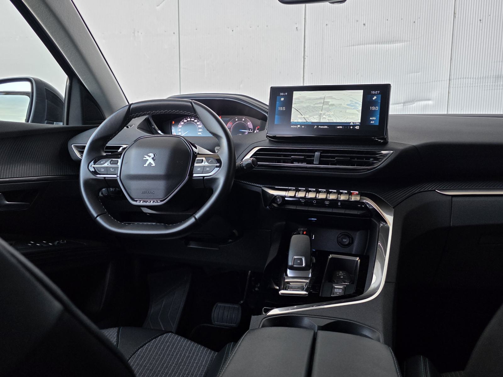 Peugeot 3008 EAT8, 130 KS, ALLURE, KAMERA, JAMSTVO, PDV, CAR VERTICAL, fotografija 9