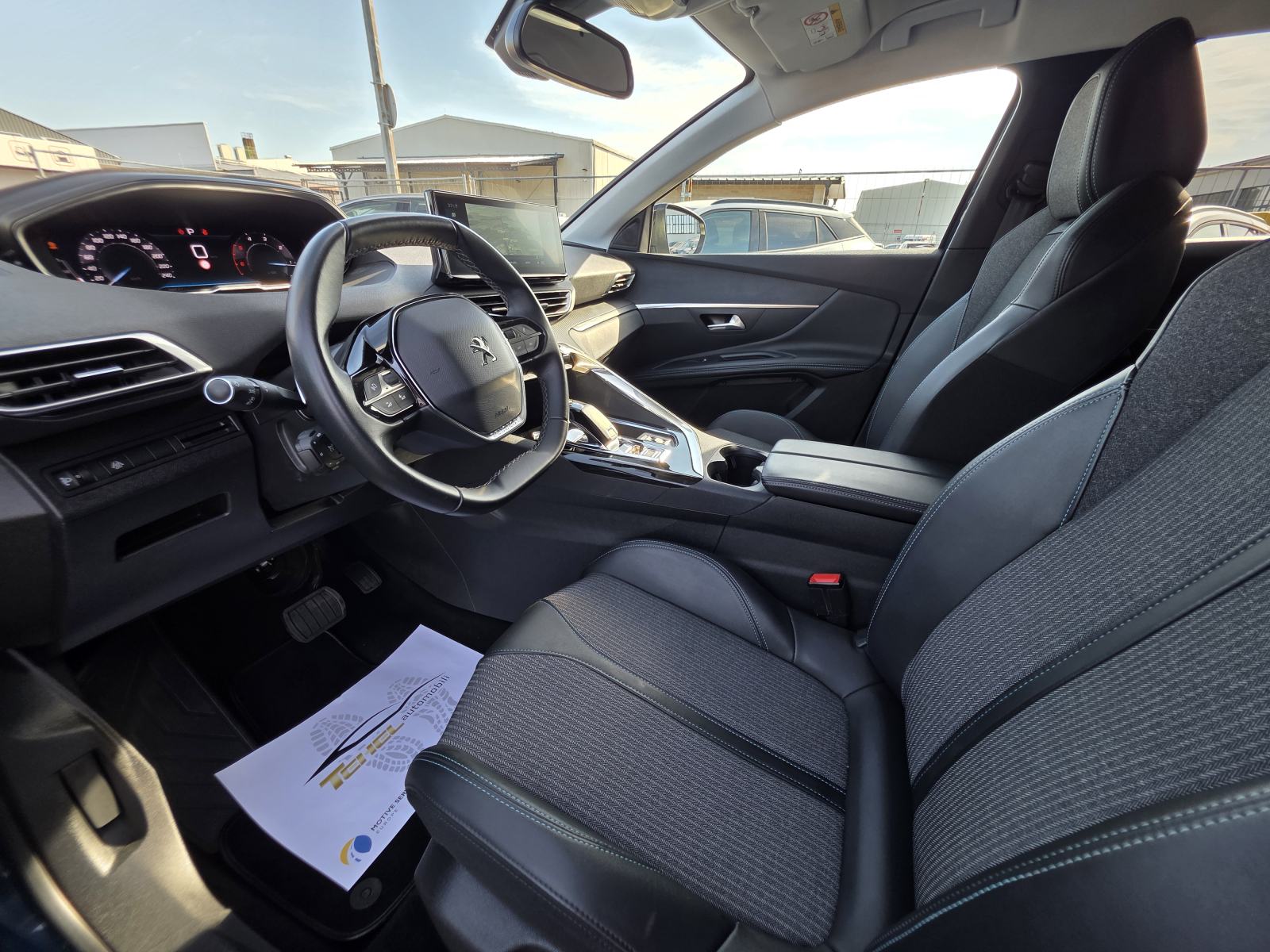 Peugeot 3008 EAT8, 130 KS, ALLURE, KAMERA, JAMSTVO, PDV, CAR VERTICAL, fotografija 16