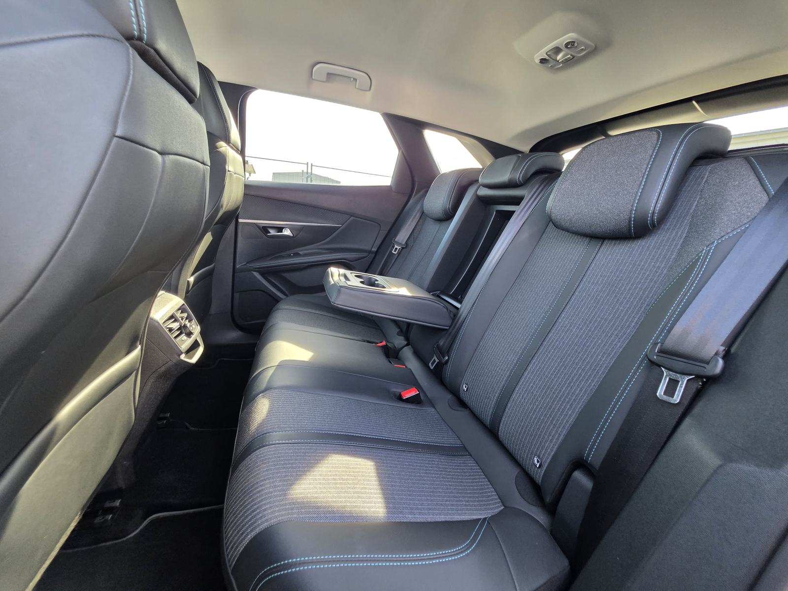 Peugeot 3008 EAT8, 130 KS, ALLURE, KAMERA, JAMSTVO, PDV, CAR VERTICAL, fotografija 19