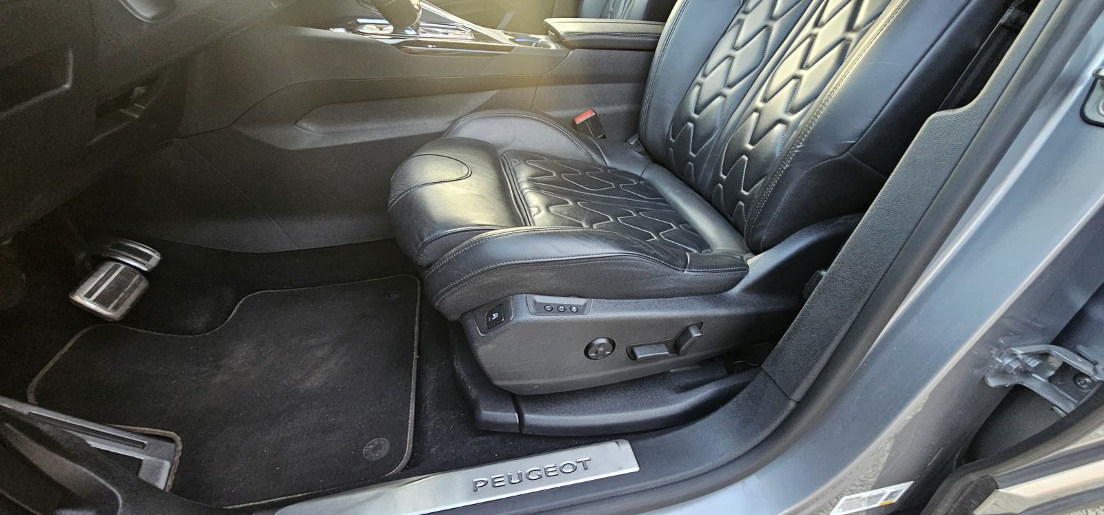 Peugeot 3008 GT 1.6 Hybrid-225ks Leazing, Jamstvo, fotografija 15